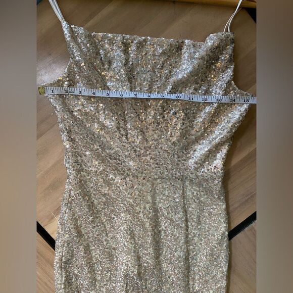 B. Smart gold sequin spaghetti strap dress - Picture 5 of 6